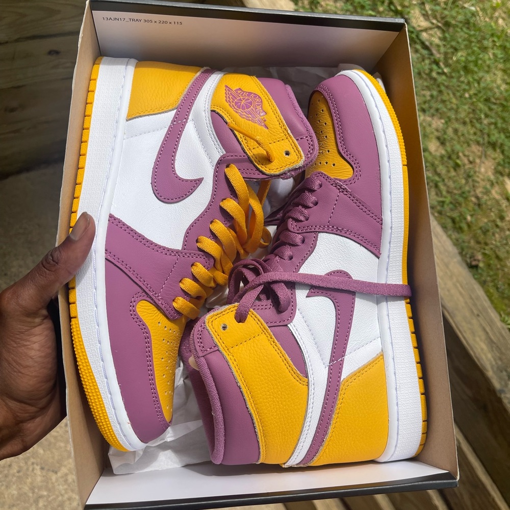 Air Jordan Retro 1 Brotherhood Size 9